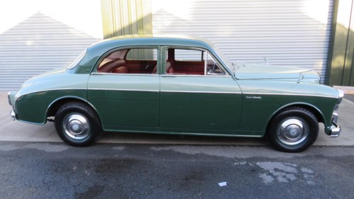 Riley Two-Point-Six Side profile