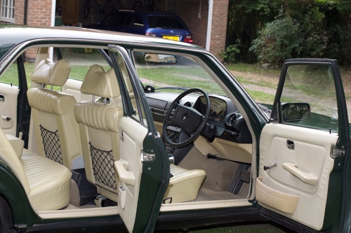 Mercedes Benz 250 interior
