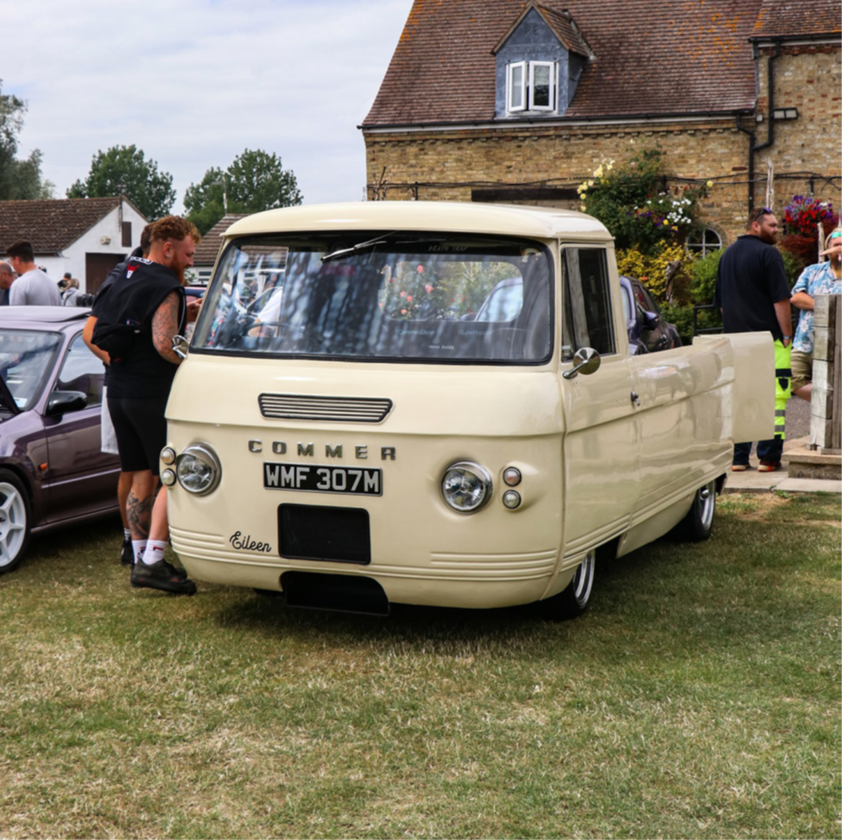 Drive n Dine Van