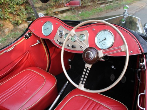 MG YT Red Interior