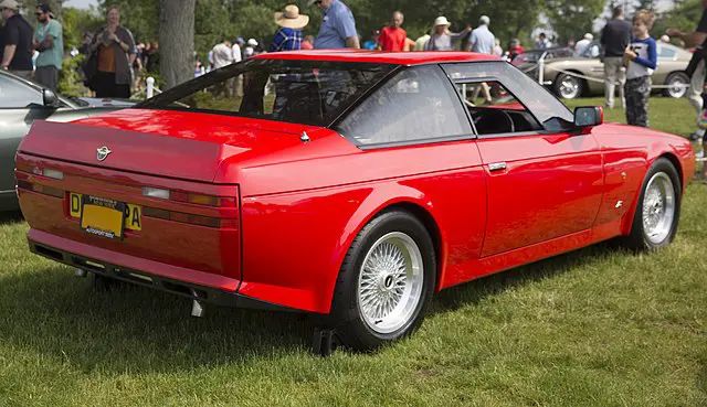 Aston Martin V8