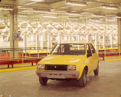 Original yellow Renault 14