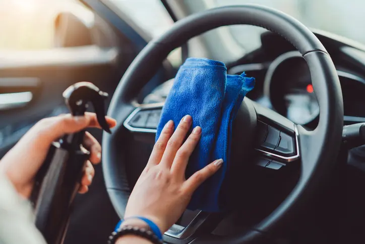 Cleaning steering wheel